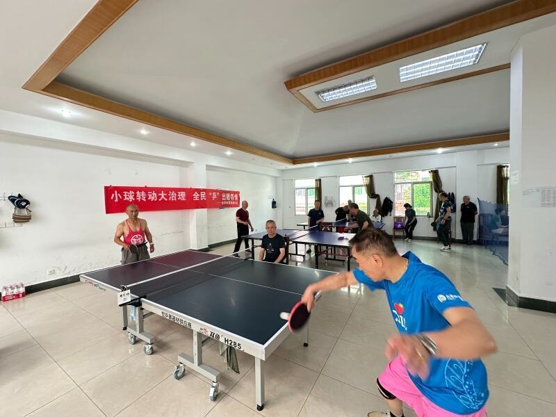 不少居民坦, 有的专注练